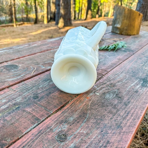 Vintage Milk Glass Pitcher by Westmoreland with Grape Design RARE - Picture 11 of 11